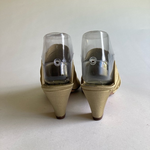 Larry Stuart Collection Gold Elastic Fabric Heeled Mules size 8 - Picture 10 of 15